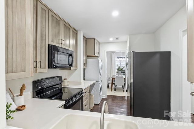 520 N Poplar Street I, Charlotte, NC 28202