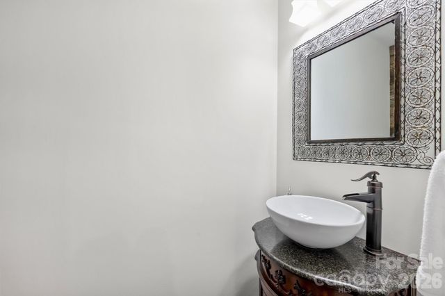 520 N Poplar Street I, Charlotte, NC 28202