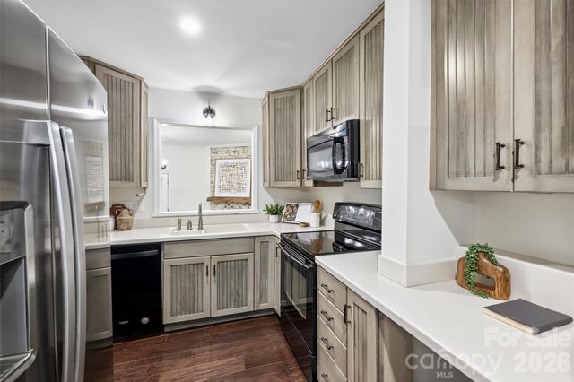 520 N Poplar Street I, Charlotte, NC 28202