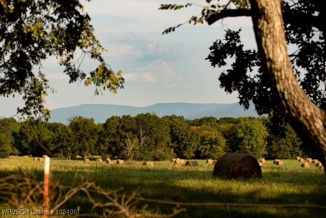 988 Harlon Ryan Road, Booneville, AR 72927