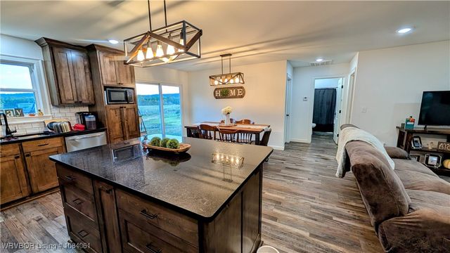 988 Harlon Ryan Road, Booneville, AR 72927