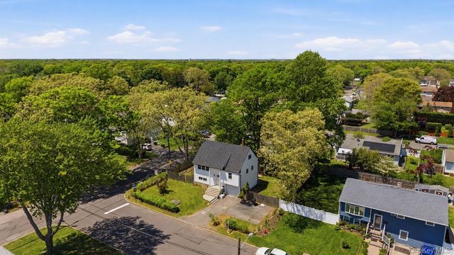 125 Missouri Avenue, Bay Shore, NY 11706