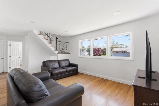 125 Missouri Avenue, Bay Shore, NY 11706