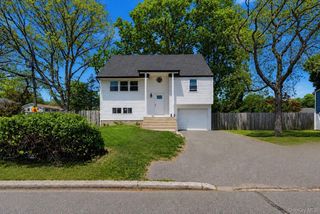 125 Missouri Avenue, Bay Shore, NY 11706