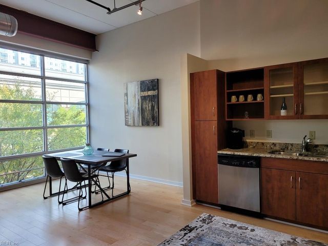 221 Market St Unit 214, Virginia Beach, VA 23462