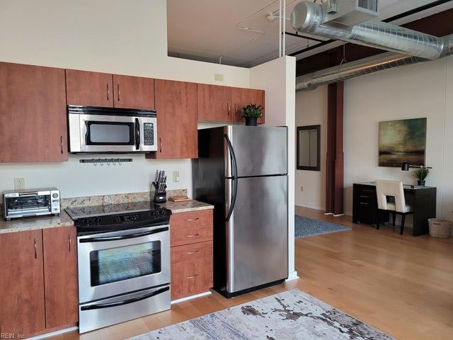 221 Market St Unit 214, Virginia Beach, VA 23462