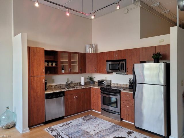 221 Market St Unit 214, Virginia Beach, VA 23462
