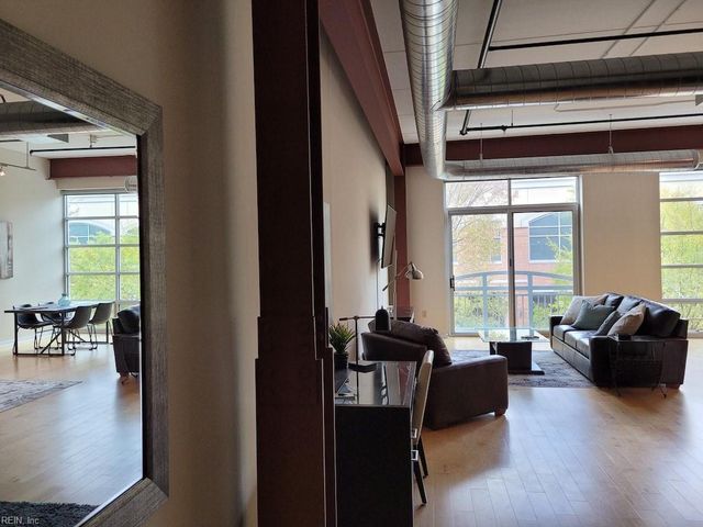 221 Market St Unit 214, Virginia Beach, VA 23462