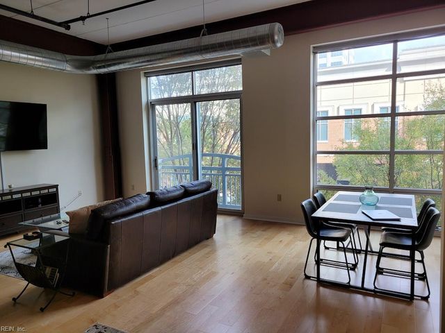 221 Market St Unit 214, Virginia Beach, VA 23462