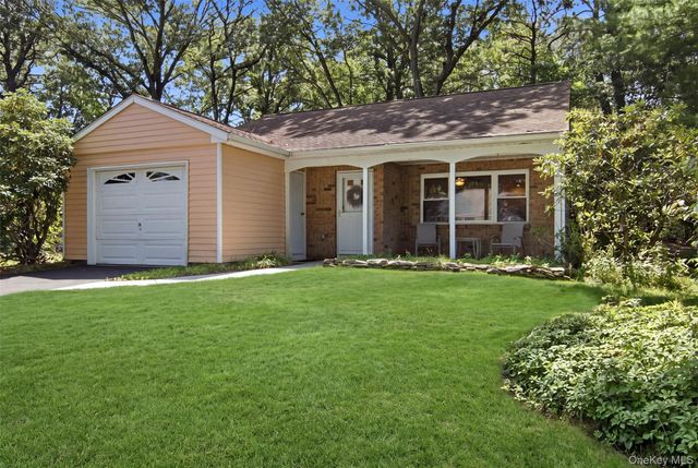 254 Edinburgh Drive, Ridge, NY 11961