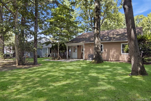 254 Edinburgh Drive, Ridge, NY 11961
