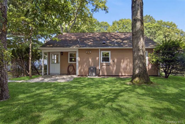 254 Edinburgh Drive, Ridge, NY 11961