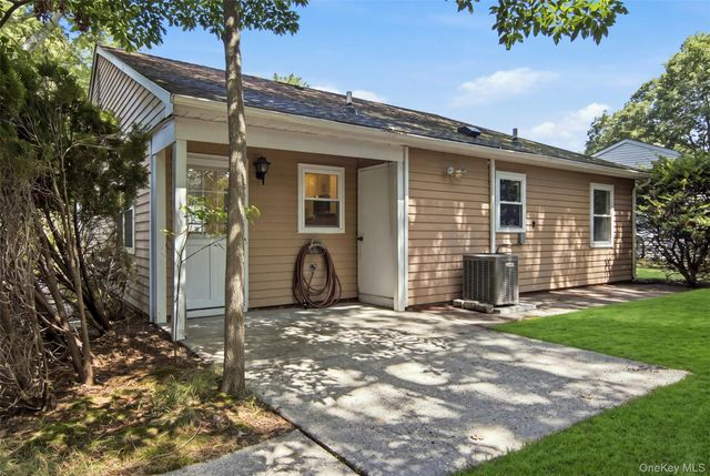 254 Edinburgh Drive, Ridge, NY 11961