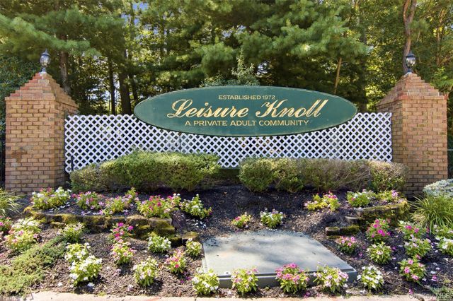 254 Edinburgh Drive, Ridge, NY 11961