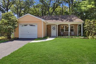 254 Edinburgh Drive, Ridge, NY 11961