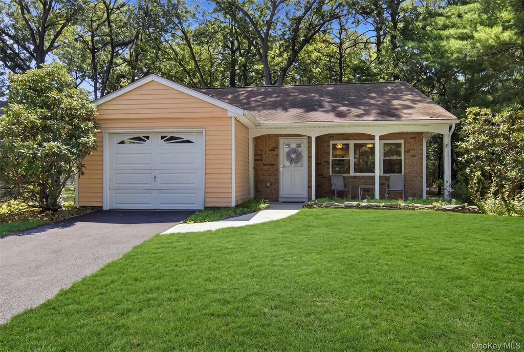 254 Edinburgh Drive, Ridge, NY 11961