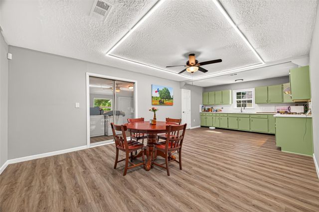 17073 Oak Grove Ln, New Caney, TX 77357