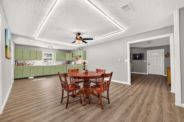 17073 Oak Grove Ln, New Caney, TX 77357