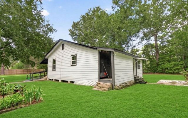 17073 Oak Grove Ln, New Caney, TX 77357