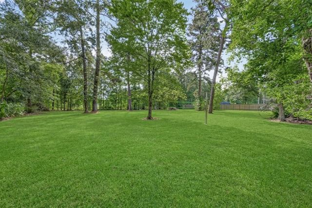 17073 Oak Grove Ln, New Caney, TX 77357