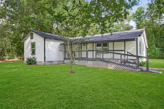 17073 Oak Grove Ln, New Caney, TX 77357