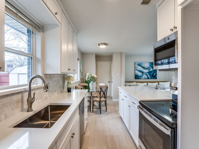 819 Kingswood Avenue, Richardson, TX 75080