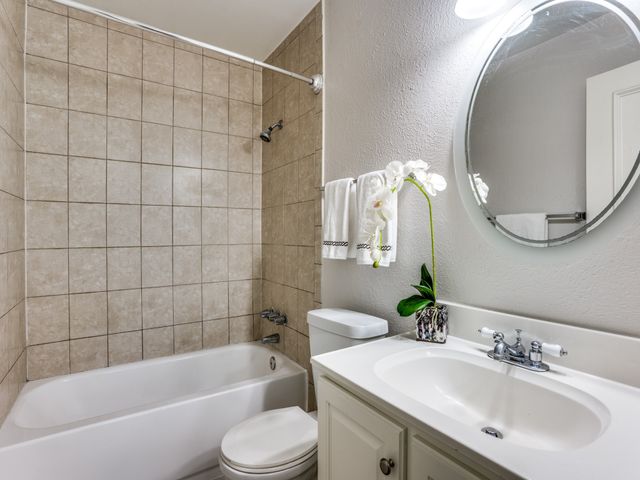 819 Kingswood Avenue, Richardson, TX 75080