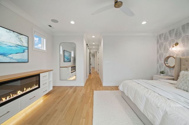 2042 N Honore Street, Chicago, IL 60614