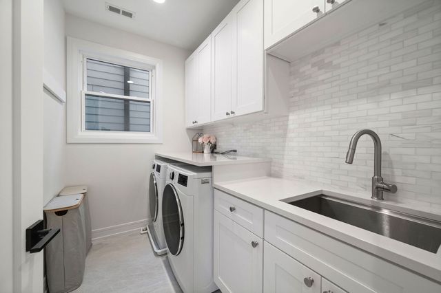 2042 N Honore Street, Chicago, IL 60614