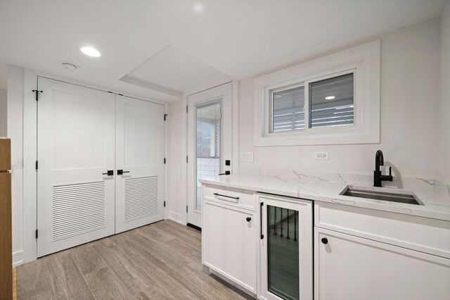 2042 N Honore Street, Chicago, IL 60614