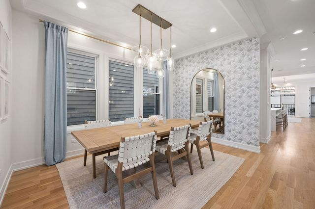 2042 N Honore Street, Chicago, IL 60614