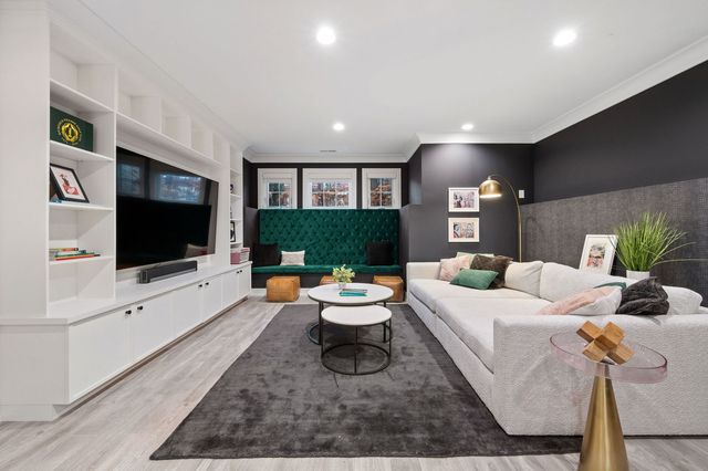 2042 N Honore Street, Chicago, IL 60614