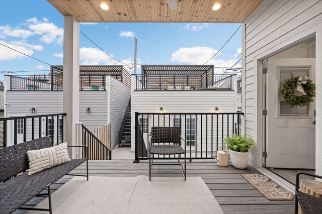 2042 N Honore Street, Chicago, IL 60614