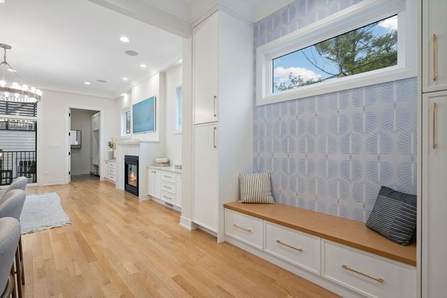 2042 N Honore Street, Chicago, IL 60614