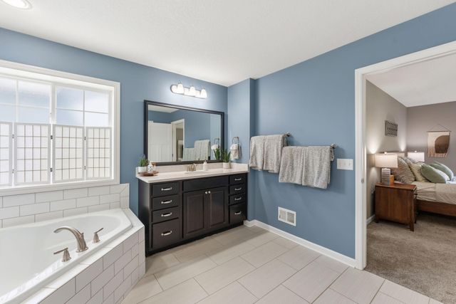15788 Fair Hill Way, Apple Valley, MN 55124