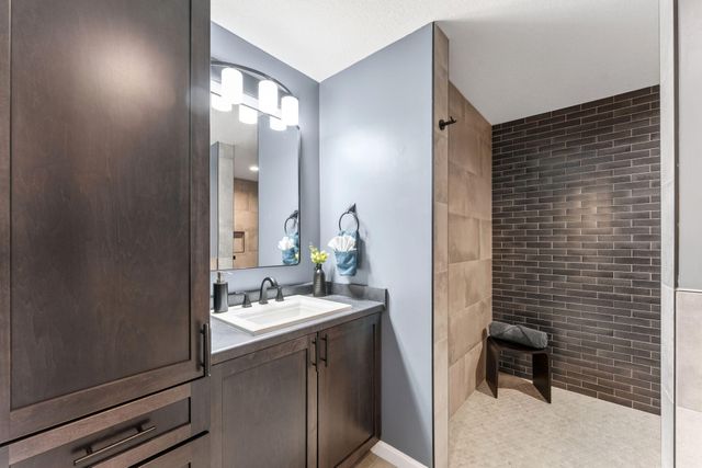 15788 Fair Hill Way, Apple Valley, MN 55124