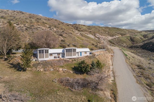 71 Blue Grade Road, East Wenatchee, WA 98802