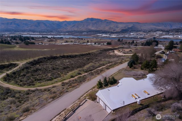 71 Blue Grade Road, East Wenatchee, WA 98802