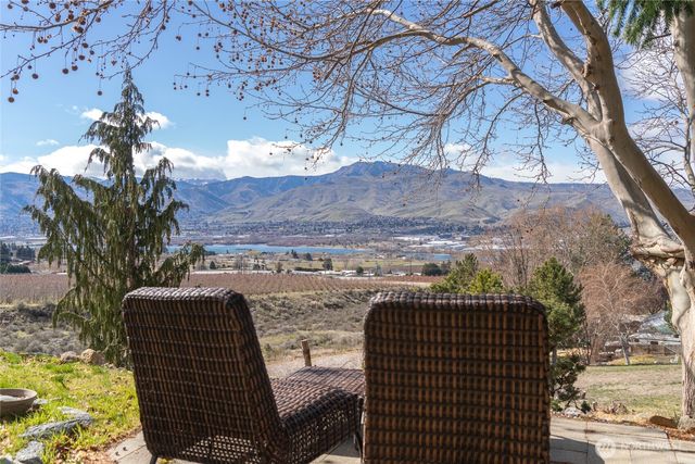 71 Blue Grade Road, East Wenatchee, WA 98802