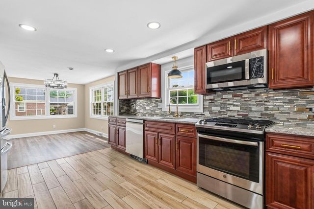 205 SECOND AVE, West Berlin, NJ 08091
