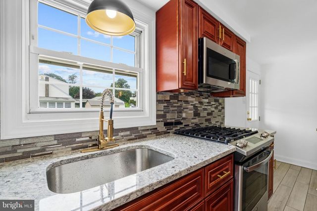 205 SECOND AVE, West Berlin, NJ 08091