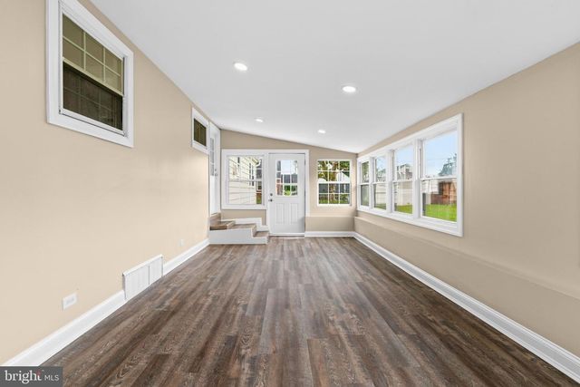 205 SECOND AVE, West Berlin, NJ 08091