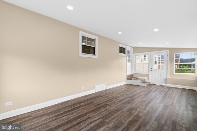 205 SECOND AVE, West Berlin, NJ 08091