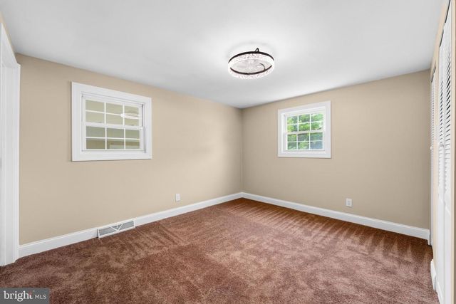 205 SECOND AVE, West Berlin, NJ 08091