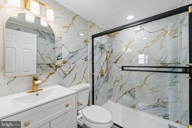 205 SECOND AVE, West Berlin, NJ 08091