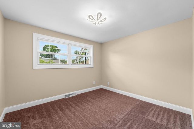 205 SECOND AVE, West Berlin, NJ 08091