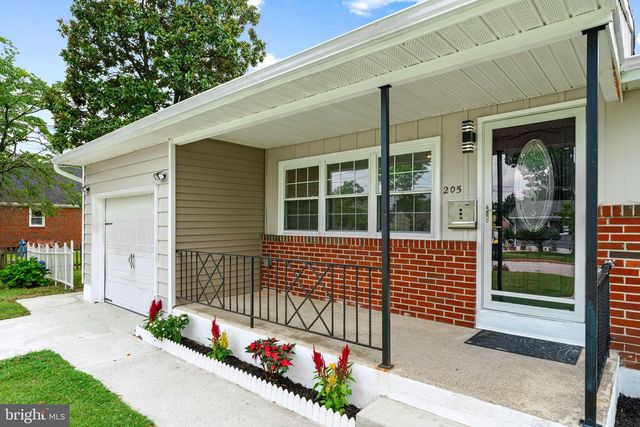 205 SECOND AVE, West Berlin, NJ 08091