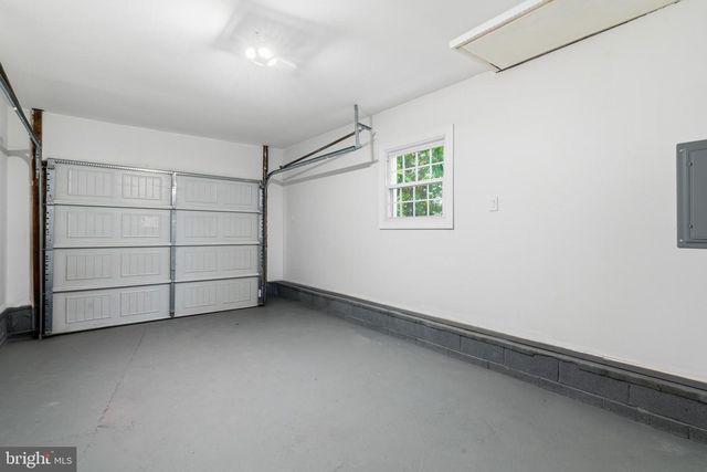 205 SECOND AVE, West Berlin, NJ 08091