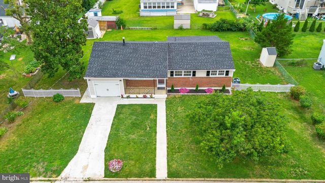 205 SECOND AVE, West Berlin, NJ 08091