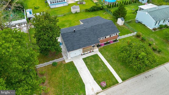 205 SECOND AVE, West Berlin, NJ 08091
